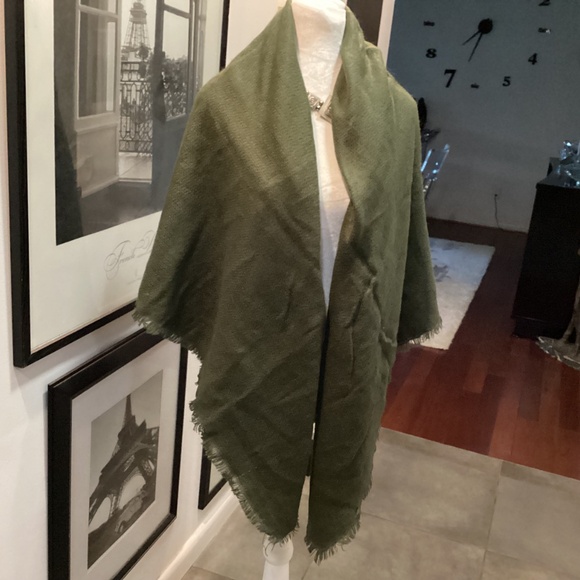 Green shawl or couch  soft ARMY GREEN - Picture 2 of 5